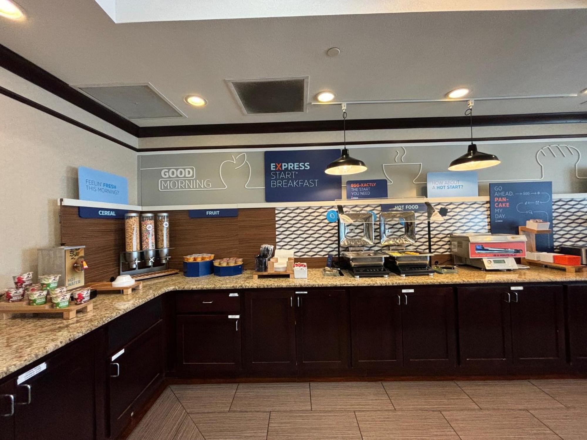 Holiday Inn Express Belle Vernon Eksteriør billede
