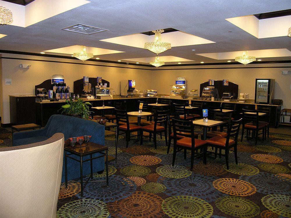 Holiday Inn Express Belle Vernon Eksteriør billede