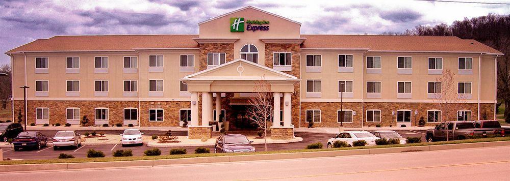 Holiday Inn Express Belle Vernon Eksteriør billede